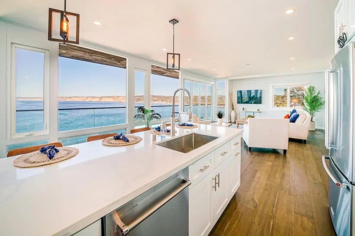 Panoramic Ocean Vistas With Hot Tub And Firepit Holiday home San Diego